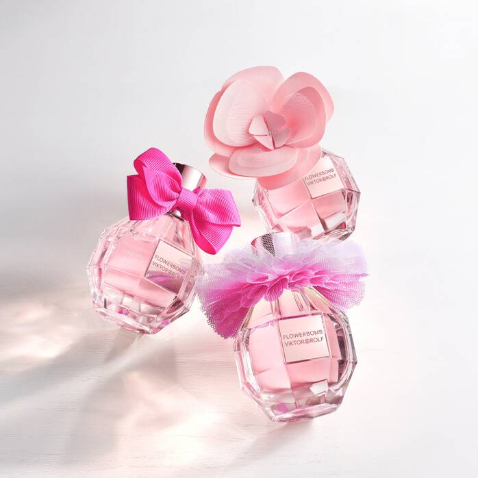 FLOWERBOMB EAU DE PARFUM BY VIKTOR & ROLF