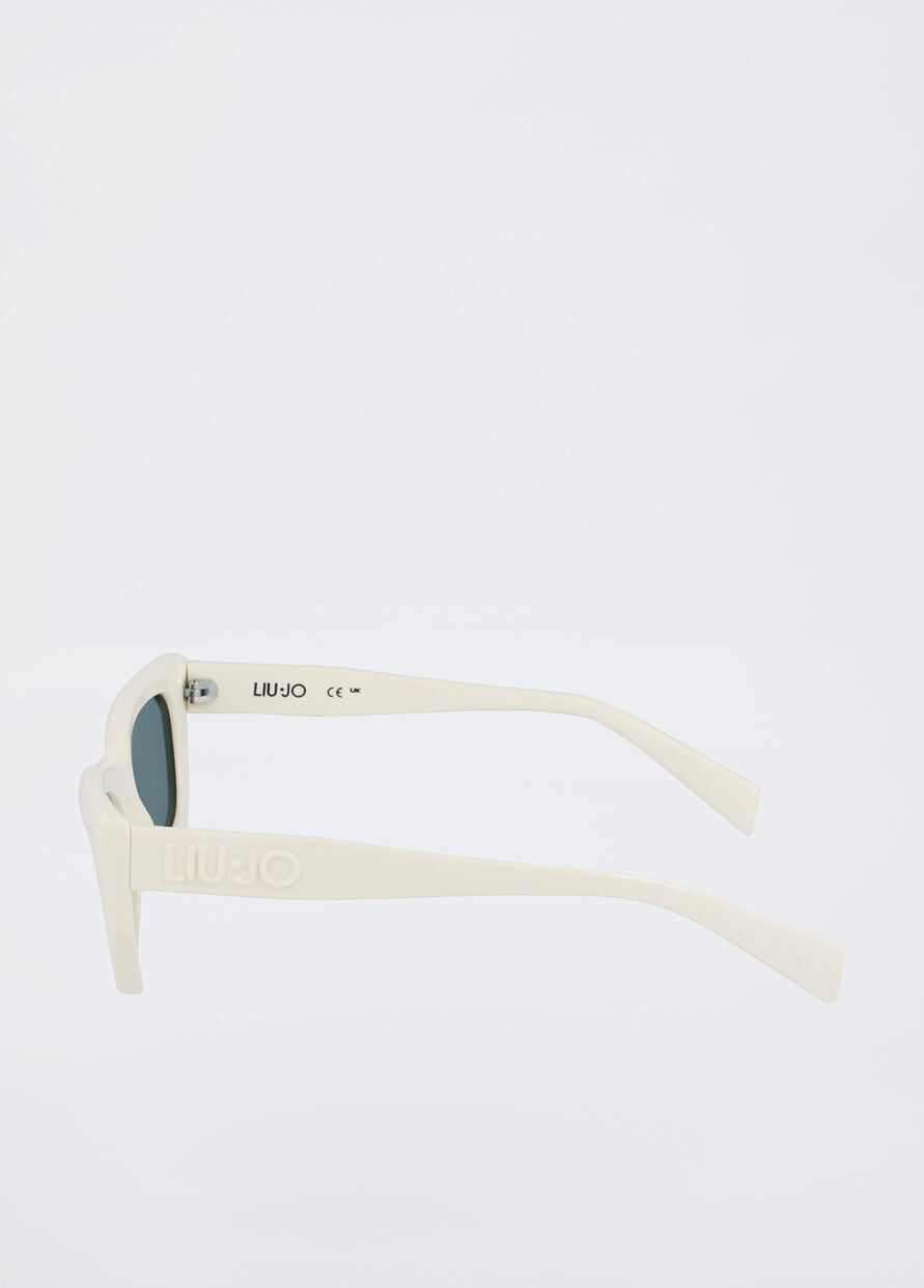 Cat-eye sunglasses