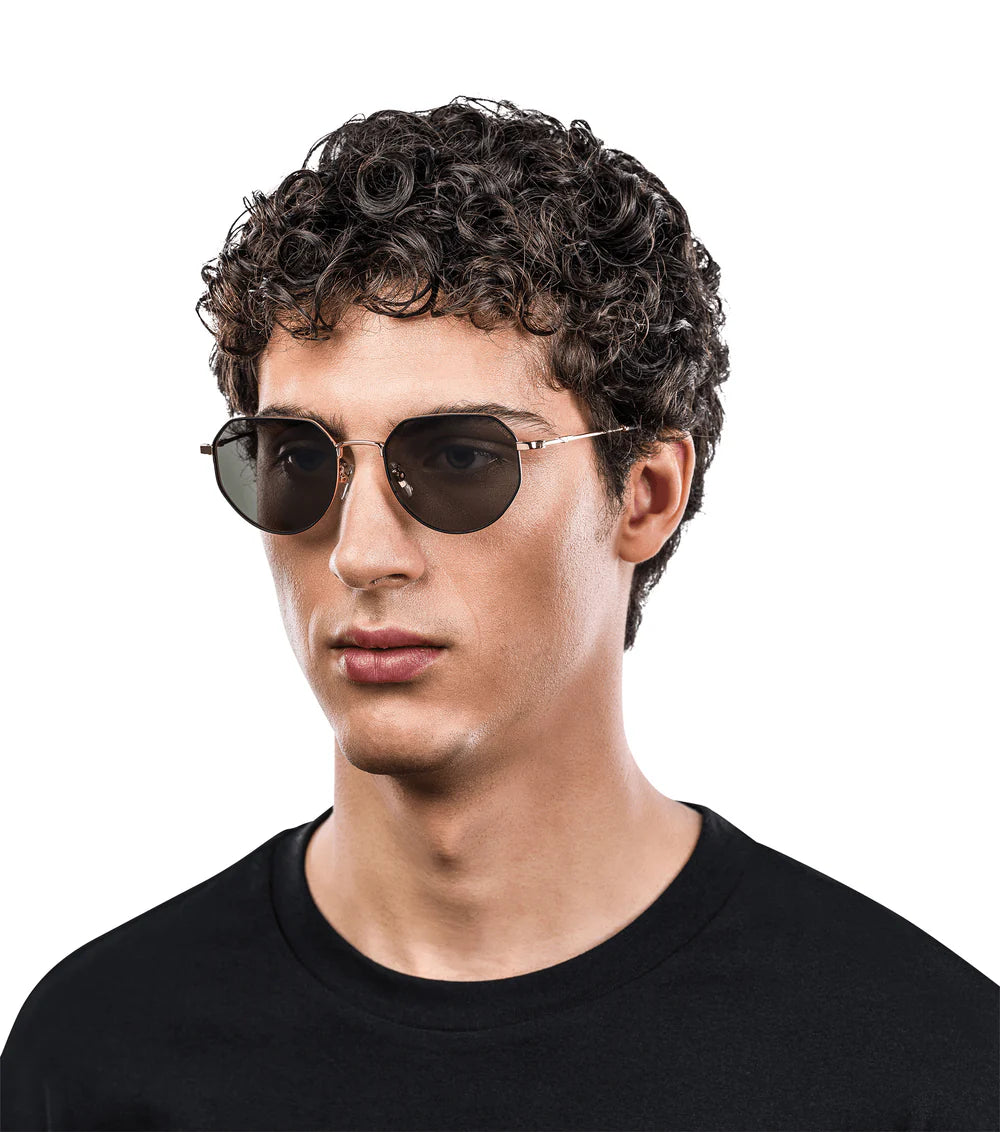 Origins Lite 18 Man Sunglasses Police SPLN30