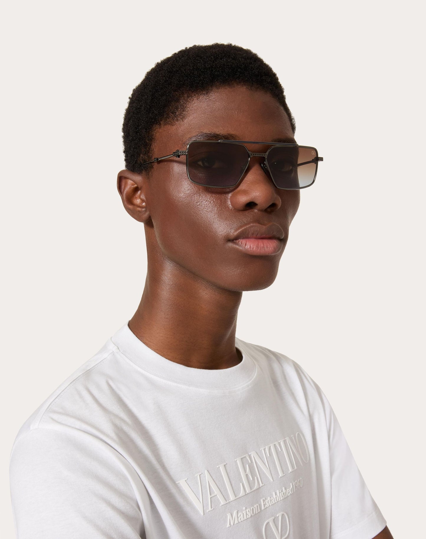 VI - RECTANGULAR METAL FRAME
