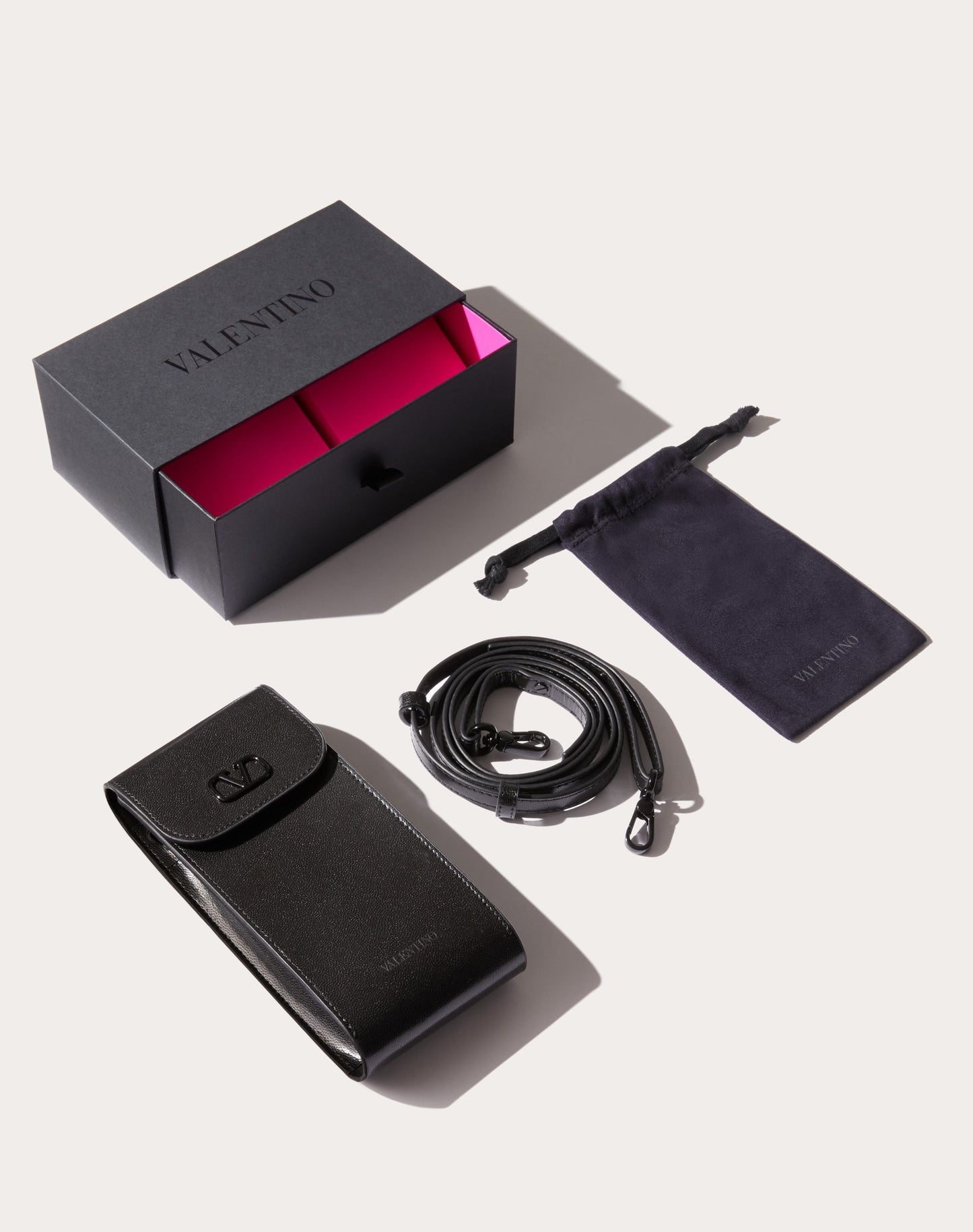 VIII - CAT-EYE TITANIUM AND POLYAMIDE STUD FRAME