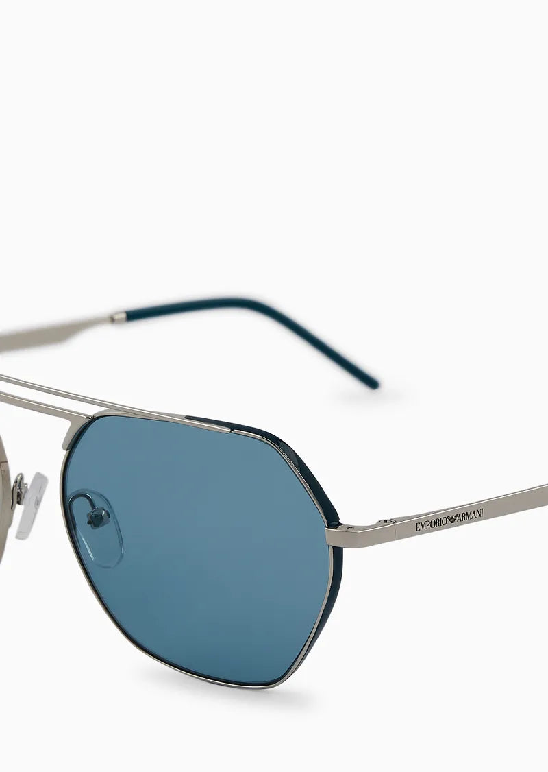 Irregular-shaped women’s sunglasses