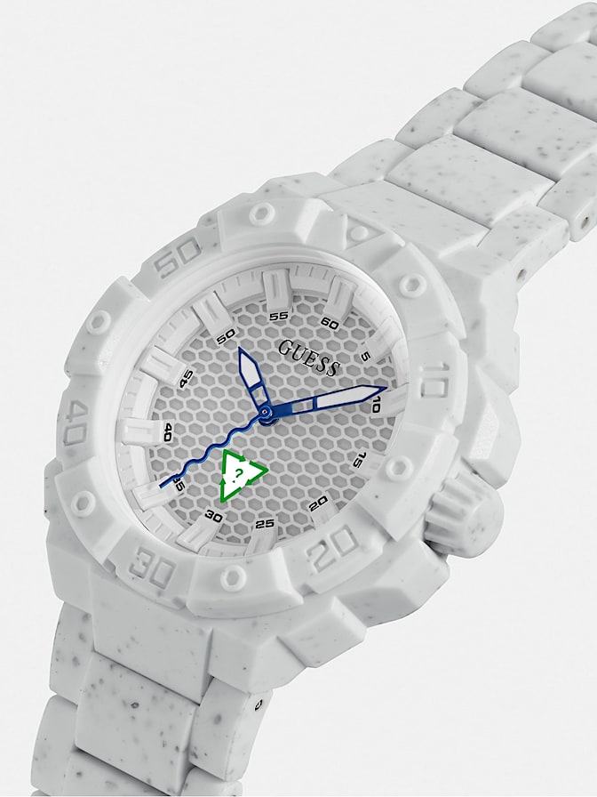 Recycled plastic analogue watch