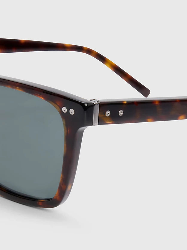 RECTANGULAR RIVET SUNGLASSES