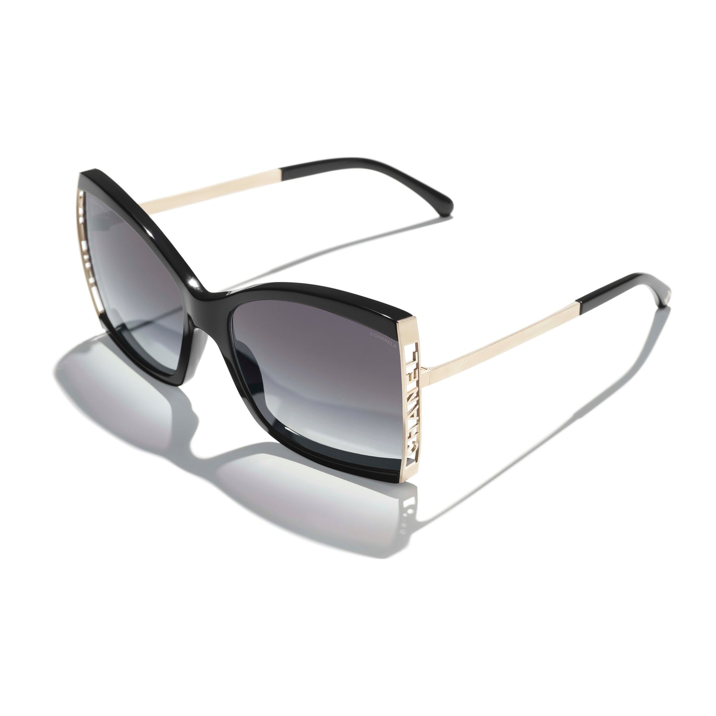 SQUARE SUNGLASSES